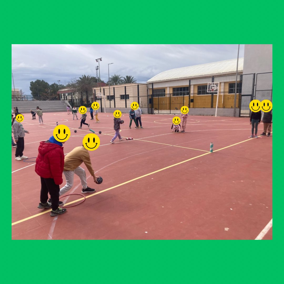 EL/LA REY/REINA DE LOS BOLOS 👑🎳

¿Qué te parece un juego en el que el/la que va ganando y tiene mejor puntería cada vez se le complica más puntuar?

Prueba este JUEGAZO de bolos 🎳 que ha enganchado a mis alumn@s esta semana durante la S.A. dedicada a lanzamientos!!! 🤾‍♂️🤾‍♀️
