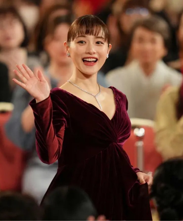 huky0_cha's tweet photo. みなさん、昨日のさとみ見た？それはもう綺麗で、こんな妊婦存在するんか？と自分を見たら、パジャマ姿のプーさんでした https://t.co/DZnEQQsl5s