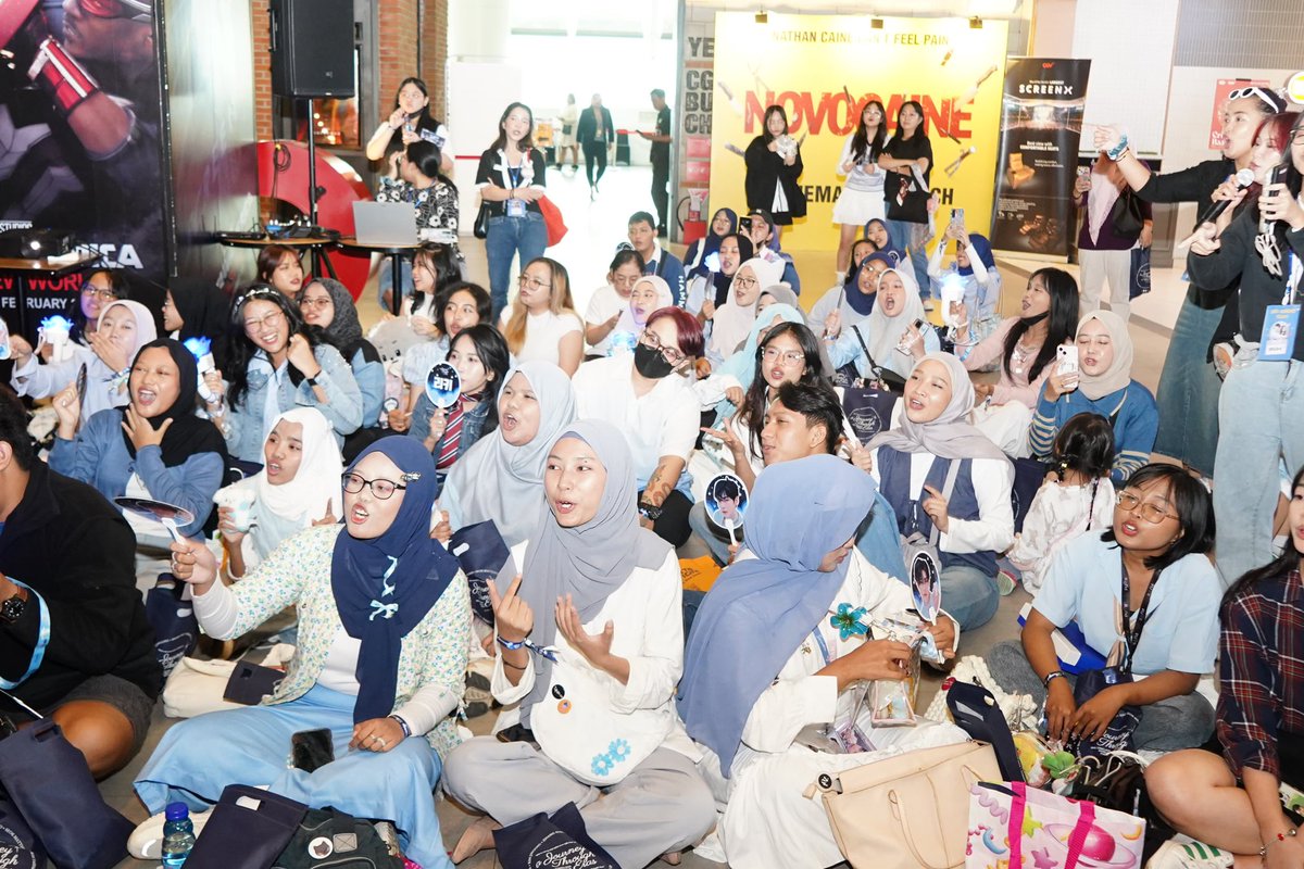 In Blue We Bloom!

ZEROSE seruu banget sihh! Energinya pecah banget! 😘🫶

#SemuaSerudiCGV