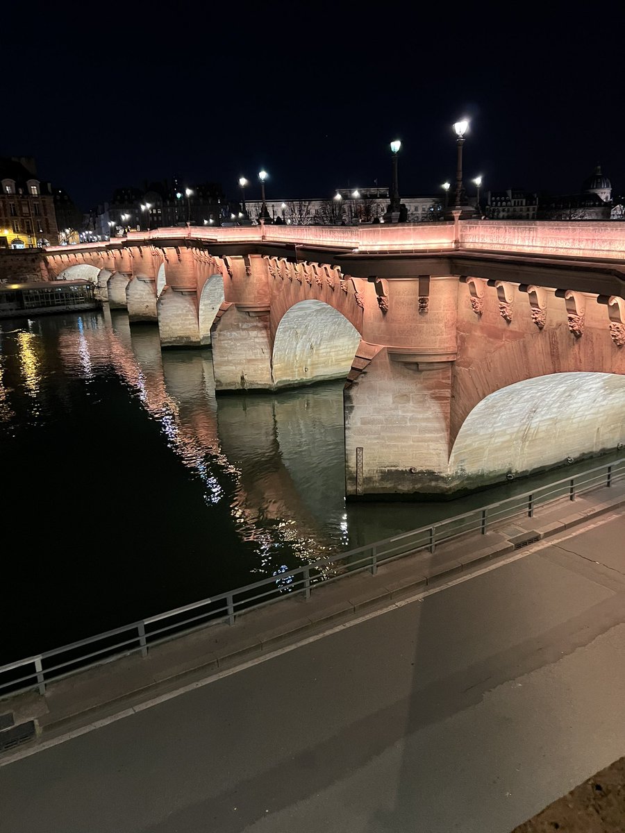 KiWii__Ow's tweet image. About to start my first Lan Paris is actally better then US who would have thought.