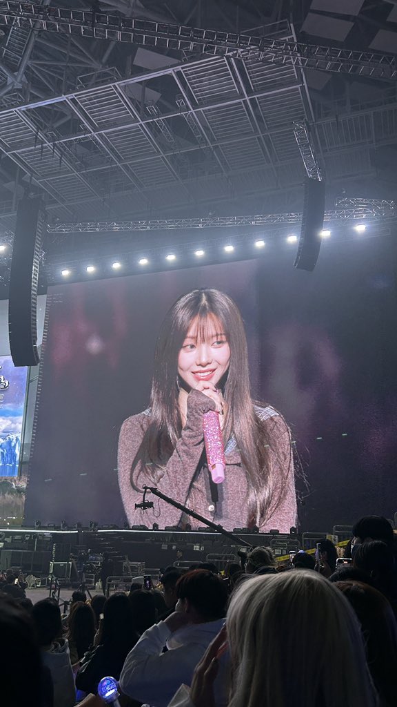mynameisMY_01's tweet photo. 웃는 지민이가 좋아서…. ♥
#에스파 #aespa #카리나 #Karina #유지민 #앙콘 #PARALLELLINE #ENCORE https://t.co/Hyk7L2pIZr