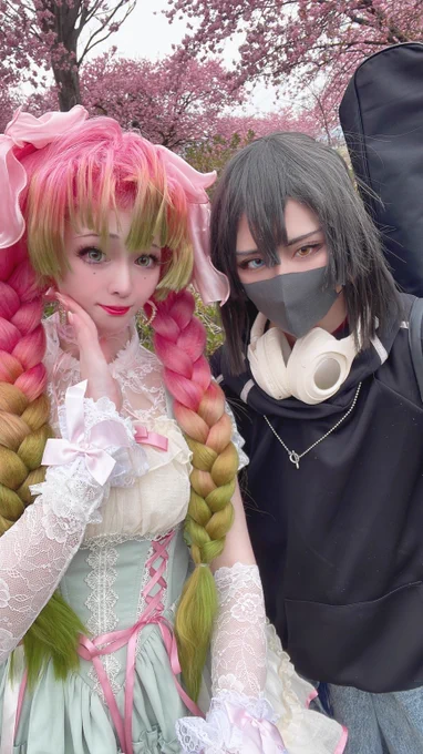 そくほ。今日はダズンかVRFに出す写真集撮影クランクインでした今回はフリーのバンドマン&amp;作曲家と地下アイドルちゃん設定です。大正もやったよさんは常に面白かった。。。。 