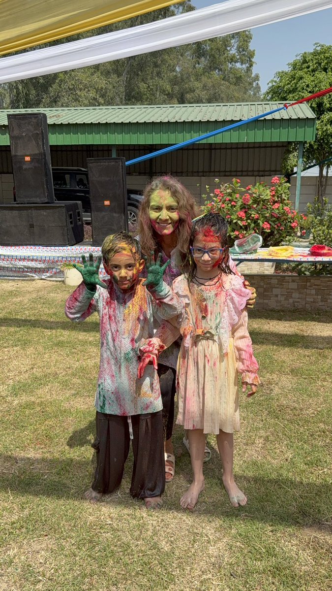 Sweet Memories around in a colourful life 🫶💕💛🧡💙💜❤️🌺🌸🌷🌹✨😍