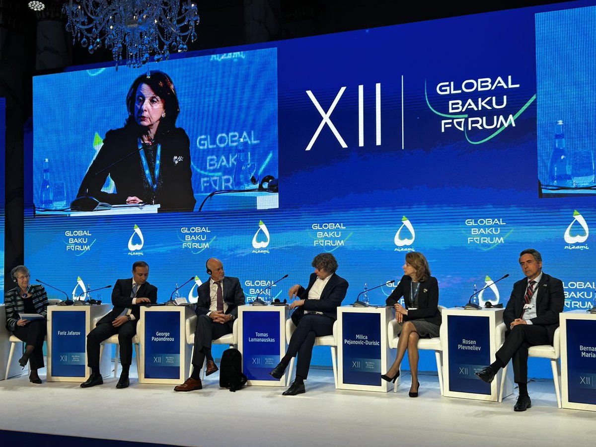 MilicaPDJ's tweet image. Very good insights &amp;amp; exchange at #GlobalBakuForum on “New Technologies for New World”. I argued the need for fostering global cooperation in putting together adaptable regulation and strong ethical commitments,to ensure that technology serves humanity #AI #IntelligentNetworks