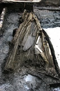 Stonefishweirs's tweet image. Prehistoric fishing sites at #Zamostje 2, #Russia. Wet deposits with fish-trap with paddle of Early #Neolithicperiod and surface of upper #Mesolithic (c.6500–4000 cal BC) layers with #fishbones and #fishhook. 1/3
#coastalhistory #maritimeheritage