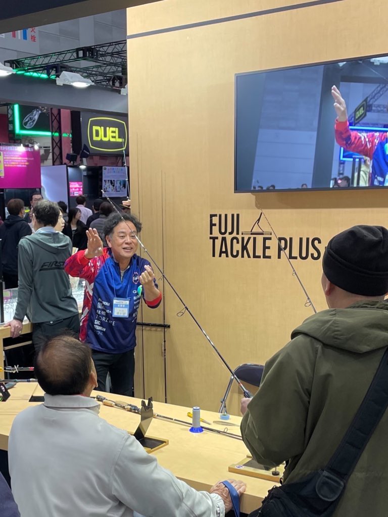 fujitackle_jp's tweet photo. 西日本釣り博2025が開幕しました！
Fujiブースでは新製品の展示だけでなく、富士工業認定ロッドビルダーによるロッドビルディングセミナーを開催中。熱いアングラーで大賑わいです！
皆さまのご来場をスタッフ一同心よりお待ちしております！

#西日本釣り博2025 #富士工業 #FUJITACKLE #rodbuilding https://t.co/FTbiTU7aVB