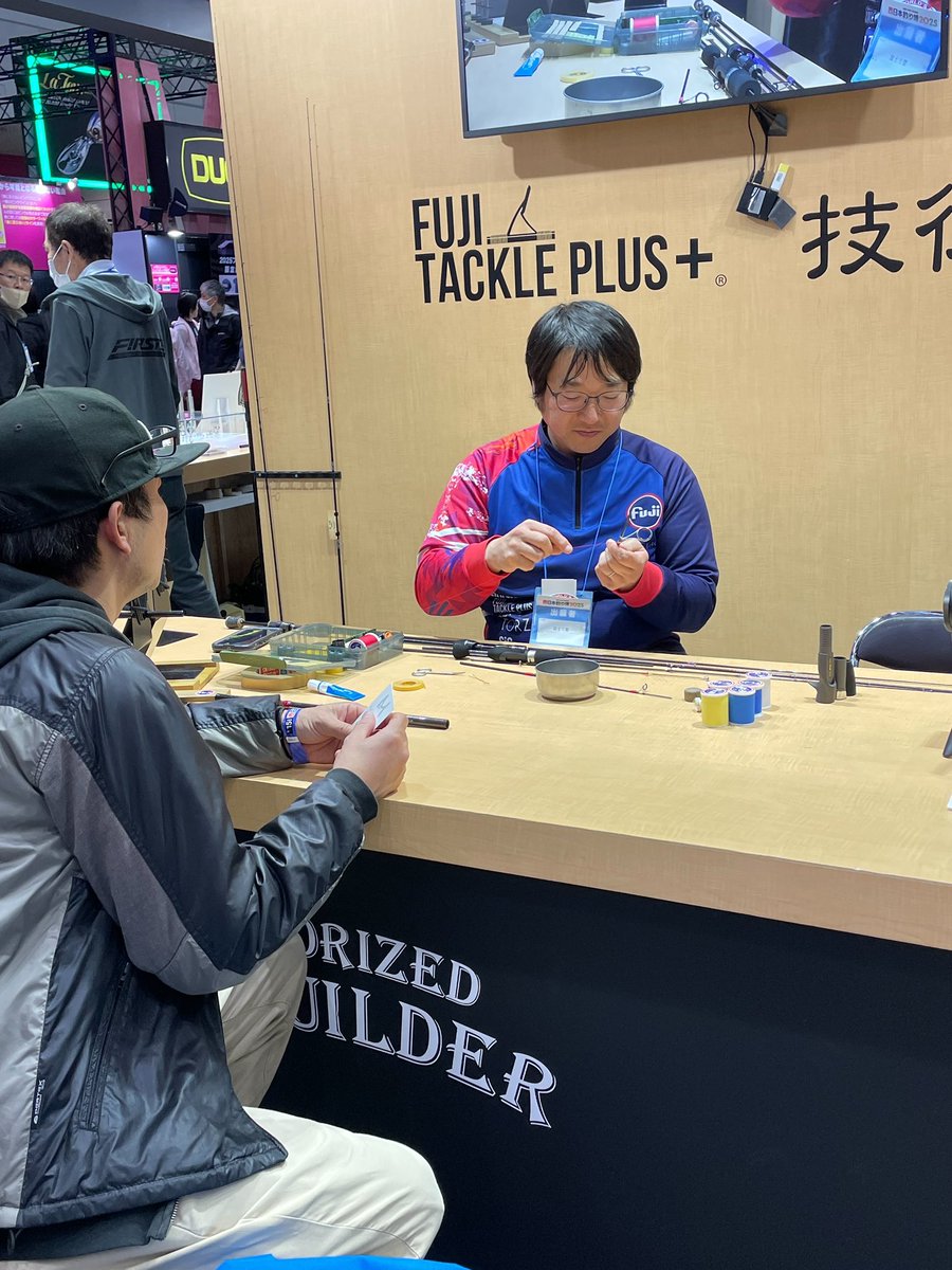 fujitackle_jp's tweet photo. 西日本釣り博2025が開幕しました！
Fujiブースでは新製品の展示だけでなく、富士工業認定ロッドビルダーによるロッドビルディングセミナーを開催中。熱いアングラーで大賑わいです！
皆さまのご来場をスタッフ一同心よりお待ちしております！

#西日本釣り博2025 #富士工業 #FUJITACKLE #rodbuilding https://t.co/FTbiTU7aVB