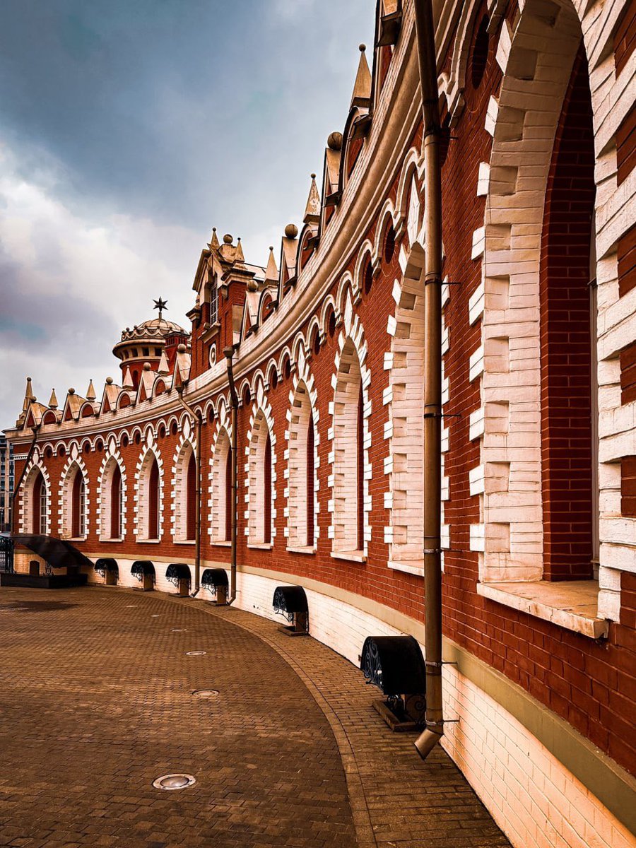RusEmbIndia's tweet photo. 😍 Luxury of the Petrovsky Palace in #Moscow in spring ✨
#VisitRussia
#VisitMoscow https://t.co/BrYa6V50C8