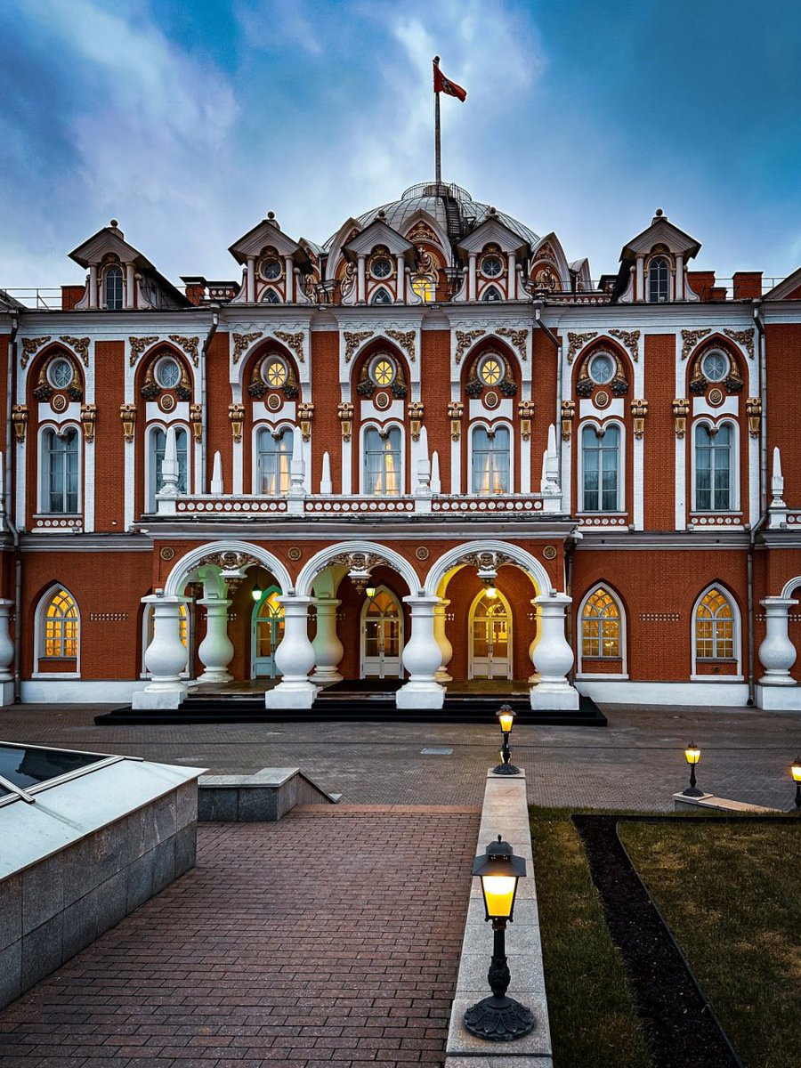 RusEmbIndia's tweet photo. 😍 Luxury of the Petrovsky Palace in #Moscow in spring ✨
#VisitRussia
#VisitMoscow https://t.co/BrYa6V50C8