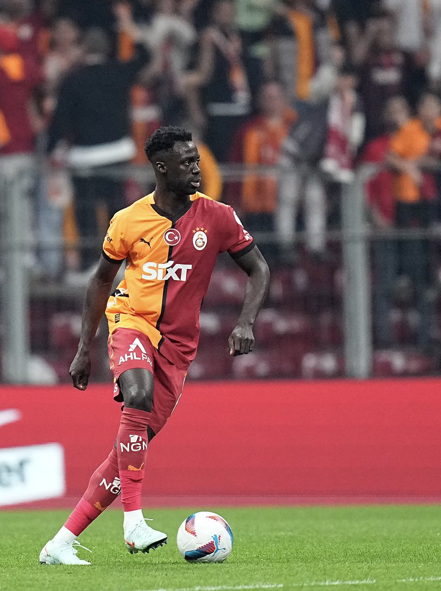 GalatasaraySK's tweet photo. 🛡️Patrón, @daosanchez26 💪 https://t.co/8mghnkbn3i