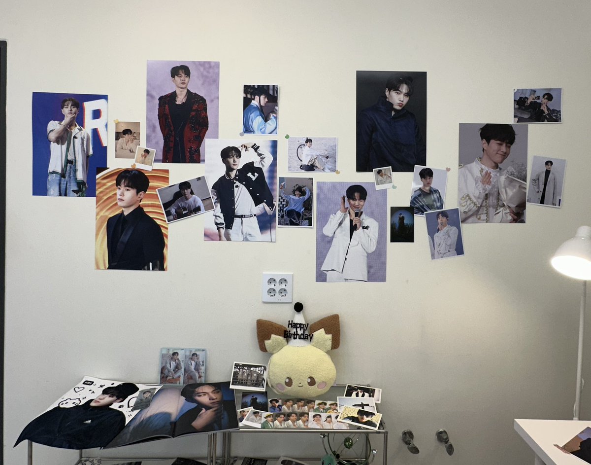 inspirit05_'s tweet photo. 여기도 넘 예뻤던ㅠ 럭드 아무생각 없이 뽑았는데 맥세이프 카드지갑이랑 키링 나와서 속으로 내심 엄청 행복해했어오..🫢 보는 내내 명수로만 가득차서 눈이 너무 행복했습니댜ㅠ 이쁜 공간 만들어주셔서 넘 감사해요☺️

#여전히_명수와_함께해 #STILL_inlovewithMYUNGS00 https://t.co/S6qGCDYQEP