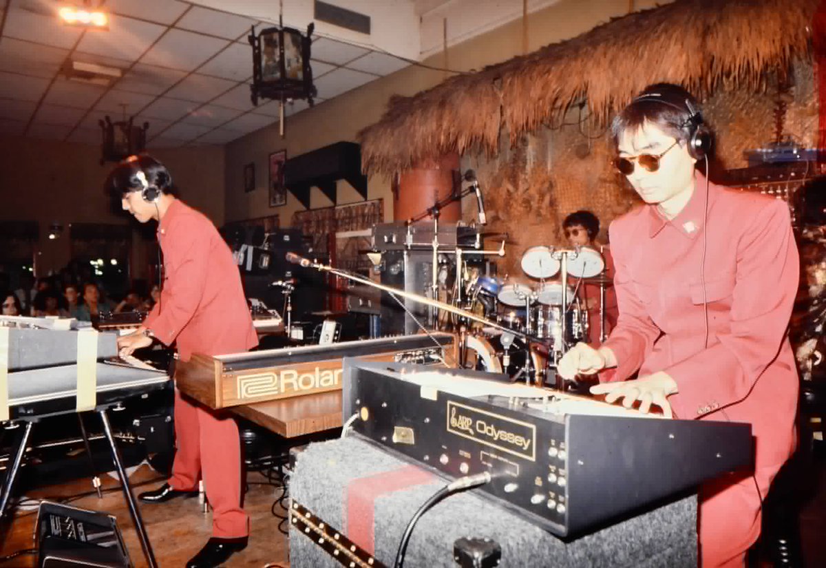 kenzosaeki's tweet photo. サエキけんぞうのコアトークvol.109 「ＹＭＯ・1979 TRANS ATLANTIC TOUR 」3月21日（金）10時発売
2025年5月2日（金）　
場所：渋谷ロフトナイン　
　　OPEN 18:00 / START 19:00（22:00end）
【キュレーター】サエキけんぞう、吉村栄一【ゲスト】松武秀樹
DJ:ムラマツヒロキ
場所：LOFT9 渋谷 https://t.co/lNkclcwUuU