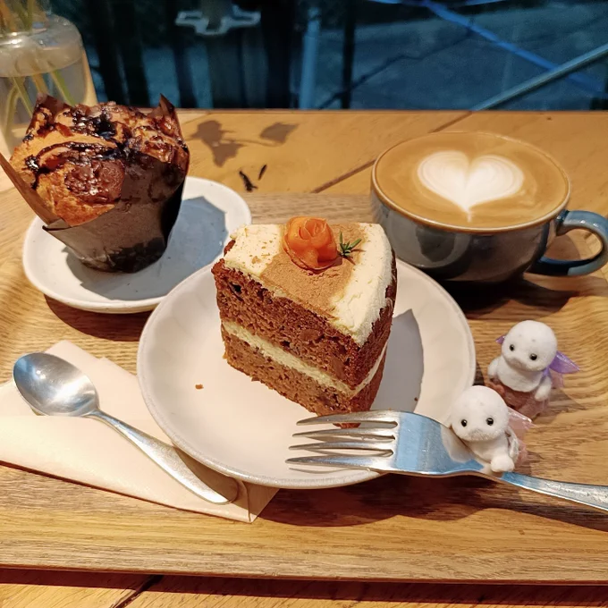 朝昼ごはん&おやつだからスイーツ2個食いが許されるってわけ
