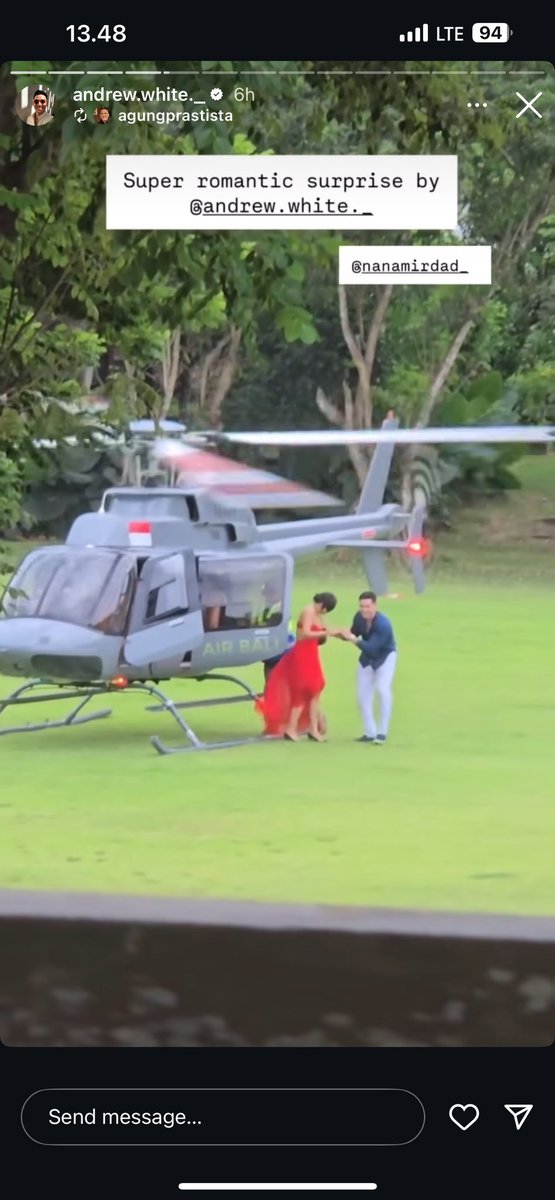 kaptenAmercia's tweet image. LOOK AT THAT RED DRESS??? PERFECTLY STUNNING. THE FLOWERS AND HELICOPTER RIDE??? ITS GIVING ANASTASIA AND MR. GREY😭😭😭😭😭