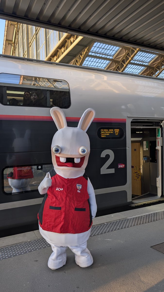 Rud (@rudycdb_sncf_) on Twitter photo Après avoir eu le plaisir d'accompagner un <a href="/TGVINOUI/">TGV INOUI</a> spécial <a href="/MetropoleLille/">Métropole Européenne de Lille</a> <a href="/futuroscope/">Futuroscope</a> la semaine dernière c'est à mon tour d'y aller en famille (sans tgv spécial) .
Belle journée à toutes et à tous ☀️🥶 Après avoir eu le plaisir d'accompagner un <a href="/TGVINOUI/">TGV INOUI</a> spécial <a href="/MetropoleLille/">Métropole Européenne de Lille</a> <a href="/futuroscope/">Futuroscope</a> la semaine dernière c'est à mon tour d'y aller en famille (sans tgv spécial) .
Belle journée à toutes et à tous ☀️🥶