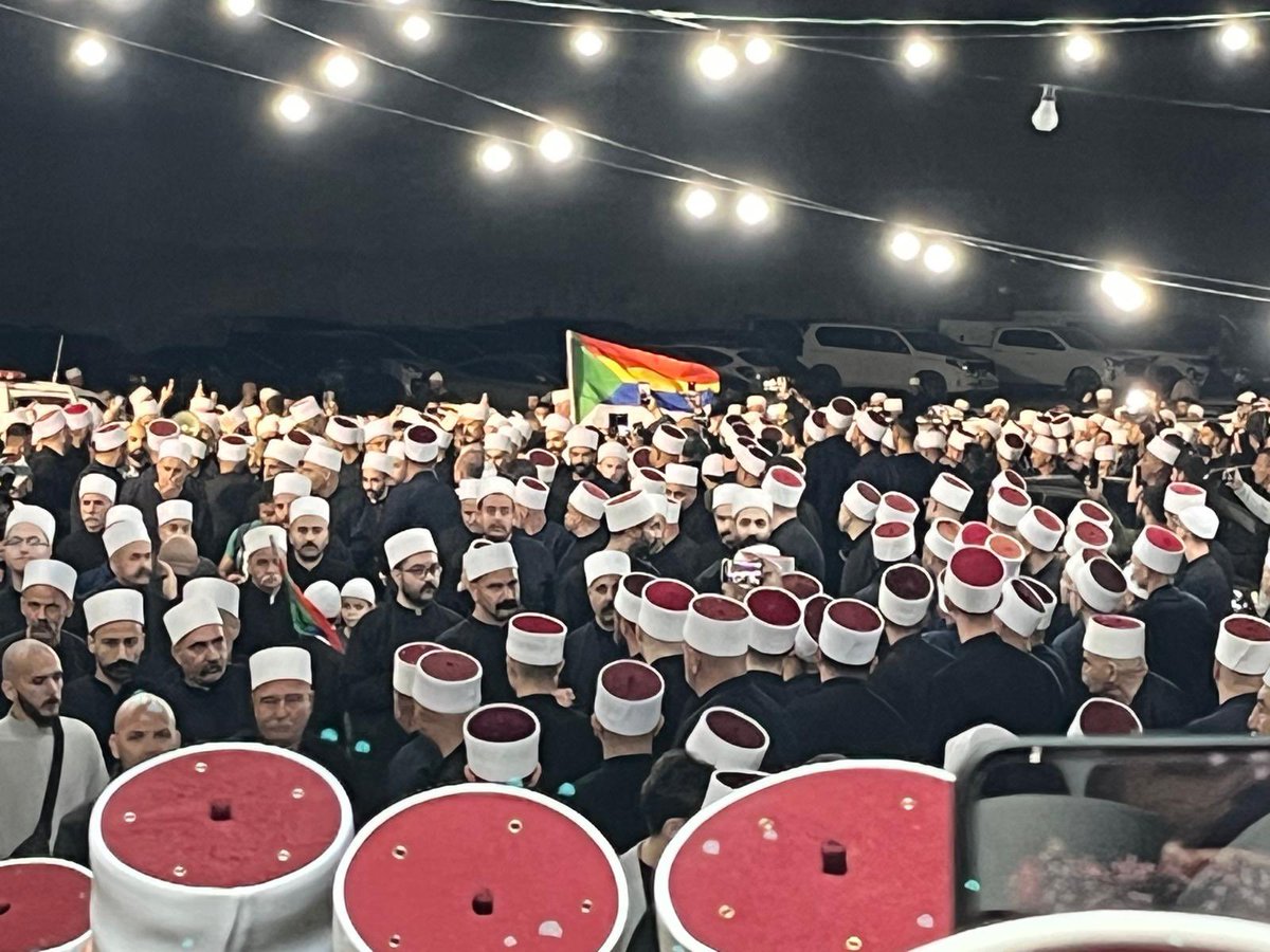 OrenMarmorstein's tweet photo. Watch: Yesterday, for the first time in fifty years, Israel facilitated the entry of more than 100 Druze sheikhs from Syria so they could participate in a mass prayer at the tomb of Jethro in northern Israel.

📷: Walid Abu Haya https://t.co/fs62NPyjYR