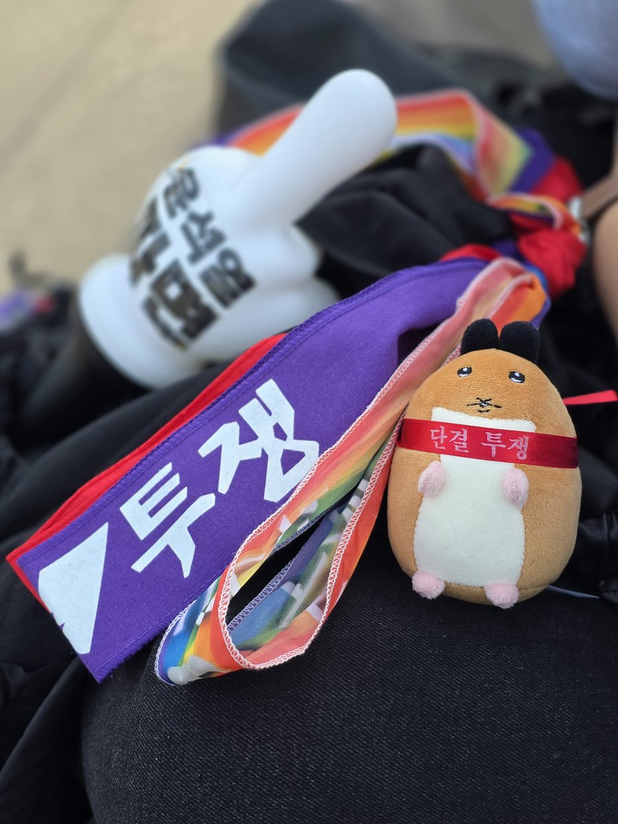 _OhHamster's tweet photo. 투쟁! https://t.co/q3aItULHRA