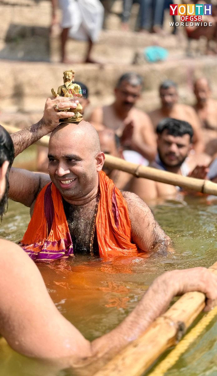 YouthofGsb's tweet photo. Ganga Snana of Shrimad Samyamindra Tirtha Swamiji with idol of Lord Shri Vedavyasa At Varanasi Sri Kashi Math on 15-03-2025
#YouthofGSB #Kashimath #Varanasi https://t.co/XIyKflVphN