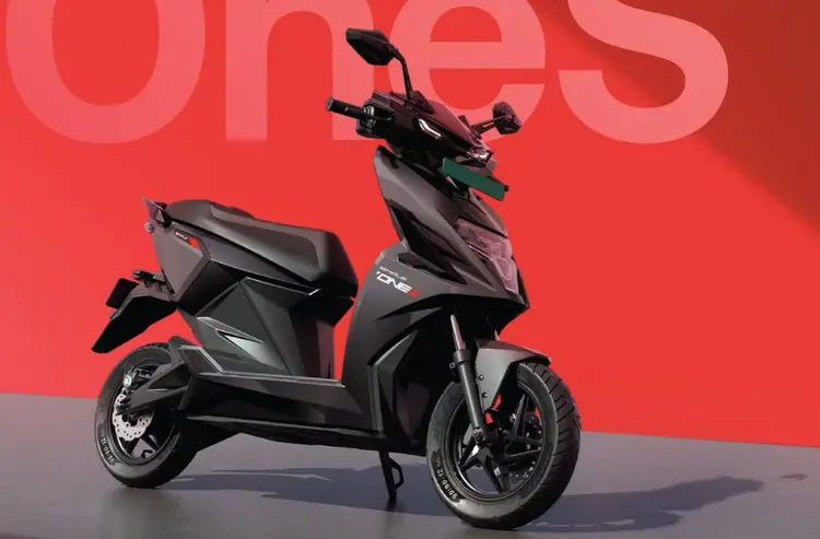 carandbikehindi's tweet photo. सिंपल OneS इलेक्ट्रिक स्कूटर रु.1.40 लाख में हुआ लॉन्च
https://t.co/eyeAtxnCfr
#Simpleones #electricscooter #EV https://t.co/tdrOge5ufu