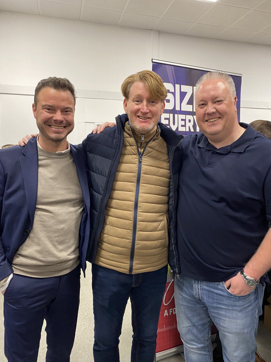 reecewhu83's tweet photo. Brilliant night with the @MandevilleProm2 crowd, Stevie Lomas is an absolute legend 😂
Great seeing @Johnsie31 @kernowman63 @TerryCo37805465 as always ⚒ https://t.co/CpcVDgil48