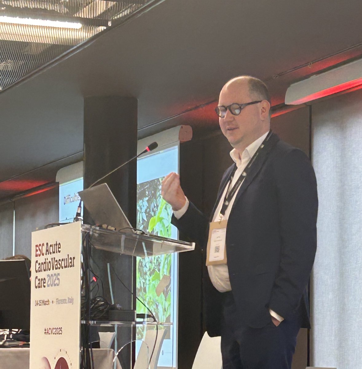 Joris Vermassen is an intensive care physician from Belgium 🇧🇪 and is sharing his testimony at #ACVC2025 as a cardiac arrest survivor.