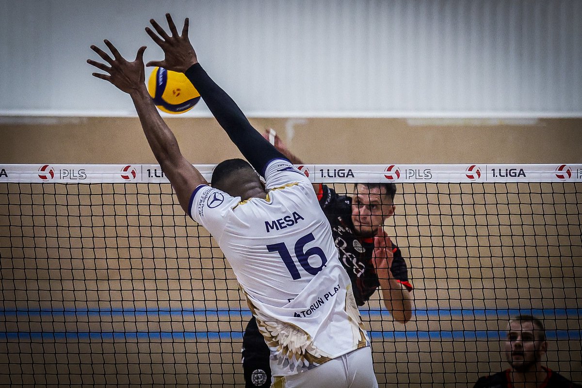 AniolyTorun's tweet photo. 👼🏐 Żarty się skończyły! 🫡 Dziś kolejne arcyważne spotkanie w PLS 1. Liga! Bądźcie z nami na trybunach i razem polećmy po trzy punkty w meczu z PZL Leonardo Avią Świdnik! 🔥

Sponsorem meczu jest #Immergas Polska

#LatajcieWysoko #JeszczeWyżej https://t.co/Evk7N0lAsI