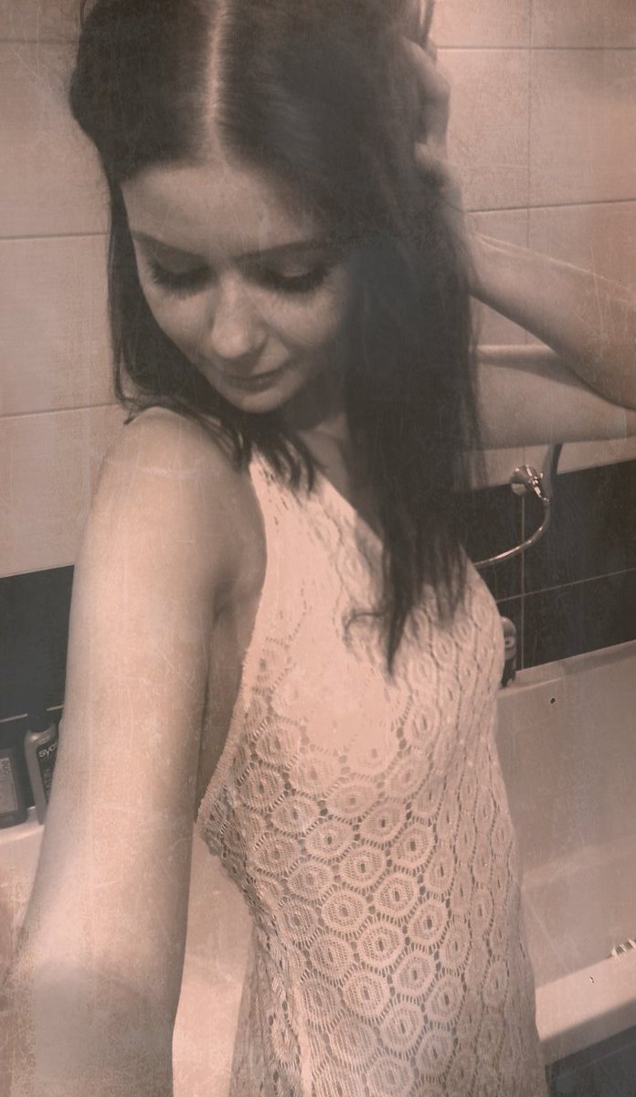 Может вместе примем душ?