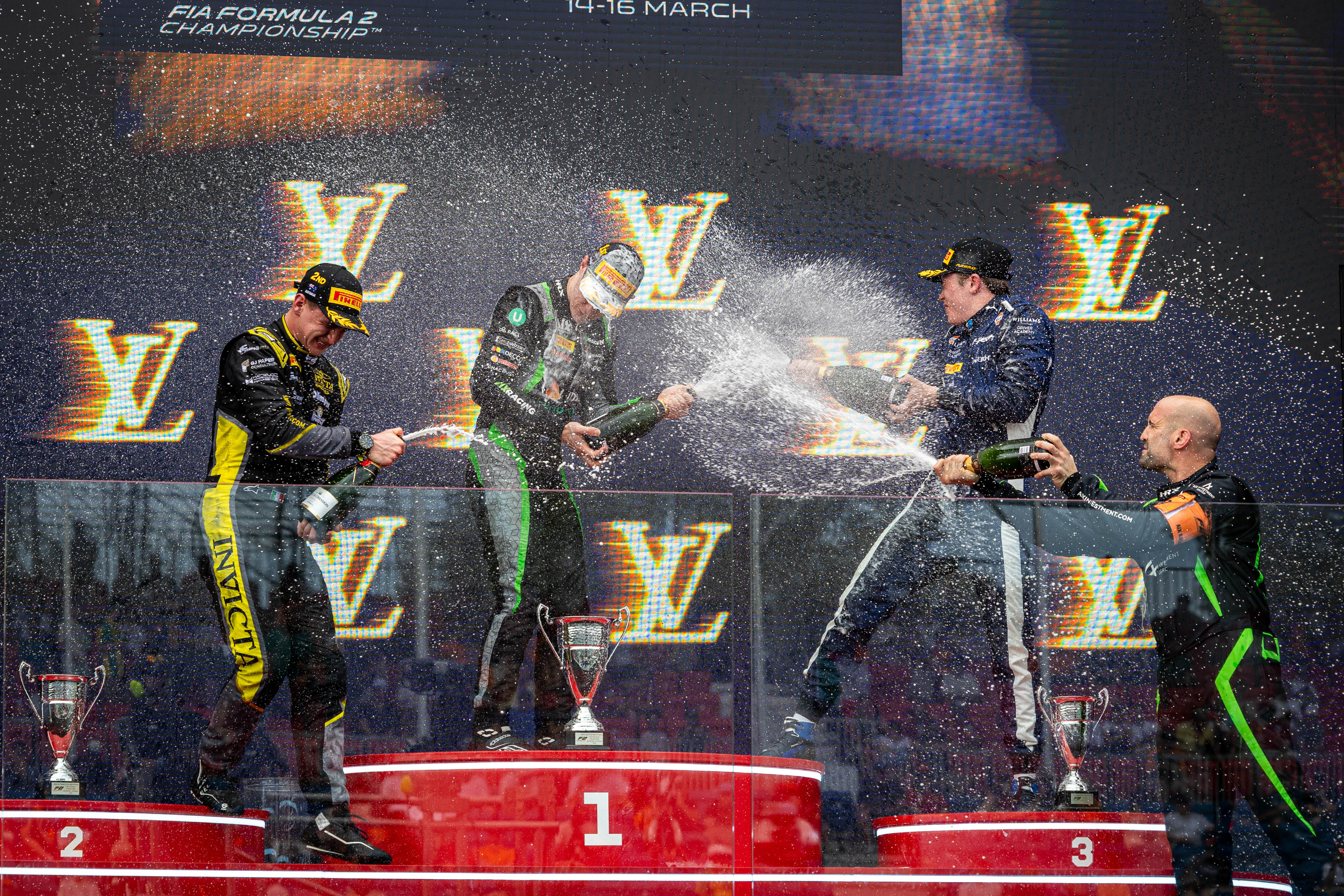 Podio de la Sprint de F2. Fuente: Twitter FIA