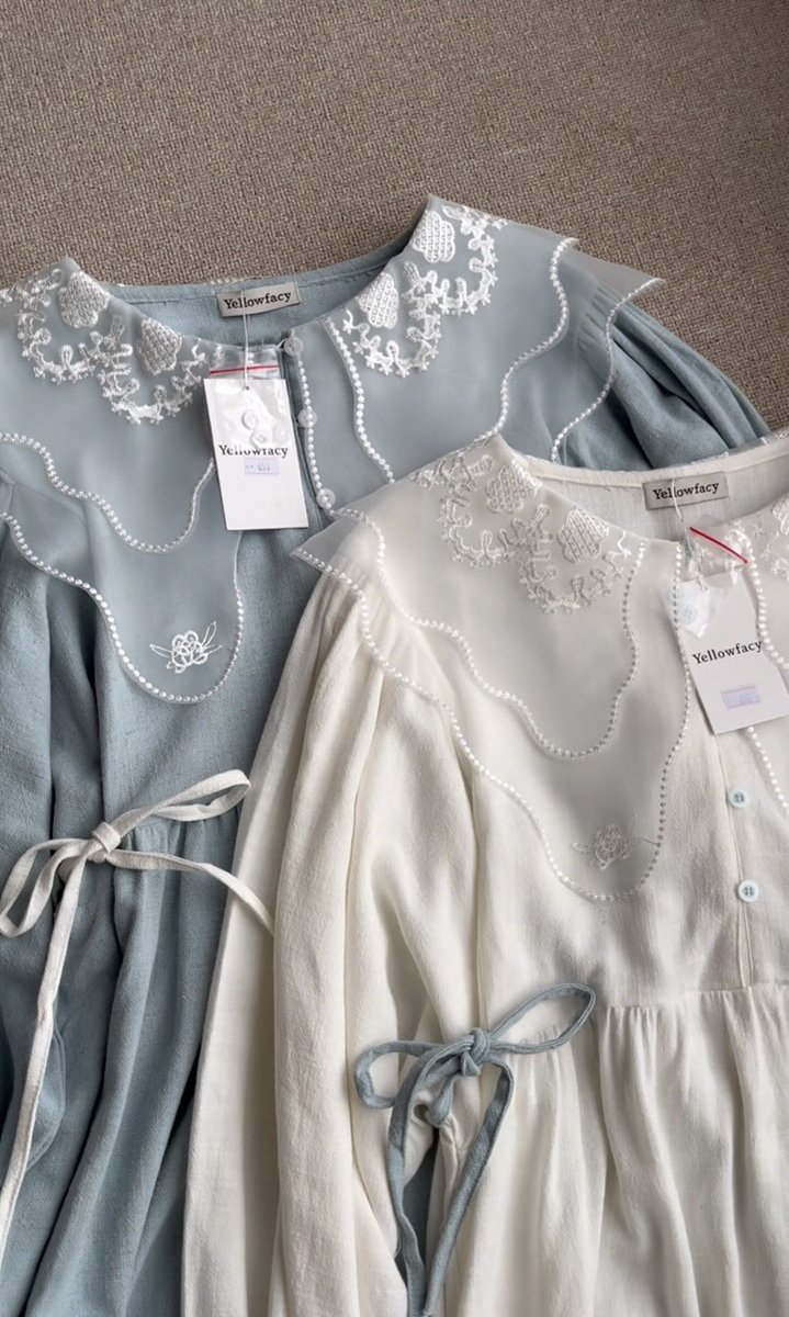 chicfolder's tweet photo. lebaran nanti pake blouse yang detailnya cantik gini juga gemes banget, bawahannya bisa pake rok ataupun celana kulot gitu 🤍✨️ https://t.co/2timrmrZVI