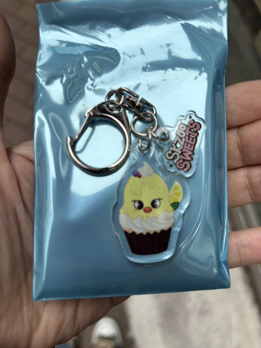 at2nctsk2's tweet photo. Stray Kids スキズ
SKZOO POPUP ポップアップ
トレカ フォンタブ アクキー 交換

【譲】カップケーキ🐥ポガリ

【求】キャンディ瓶フォクシニ🦊
 
Felix ピリ アイエン I.N.
郵送での交換希望です！
よろしくお願い致します🙇‍♀️ https://t.co/Tm1k73m9xZ