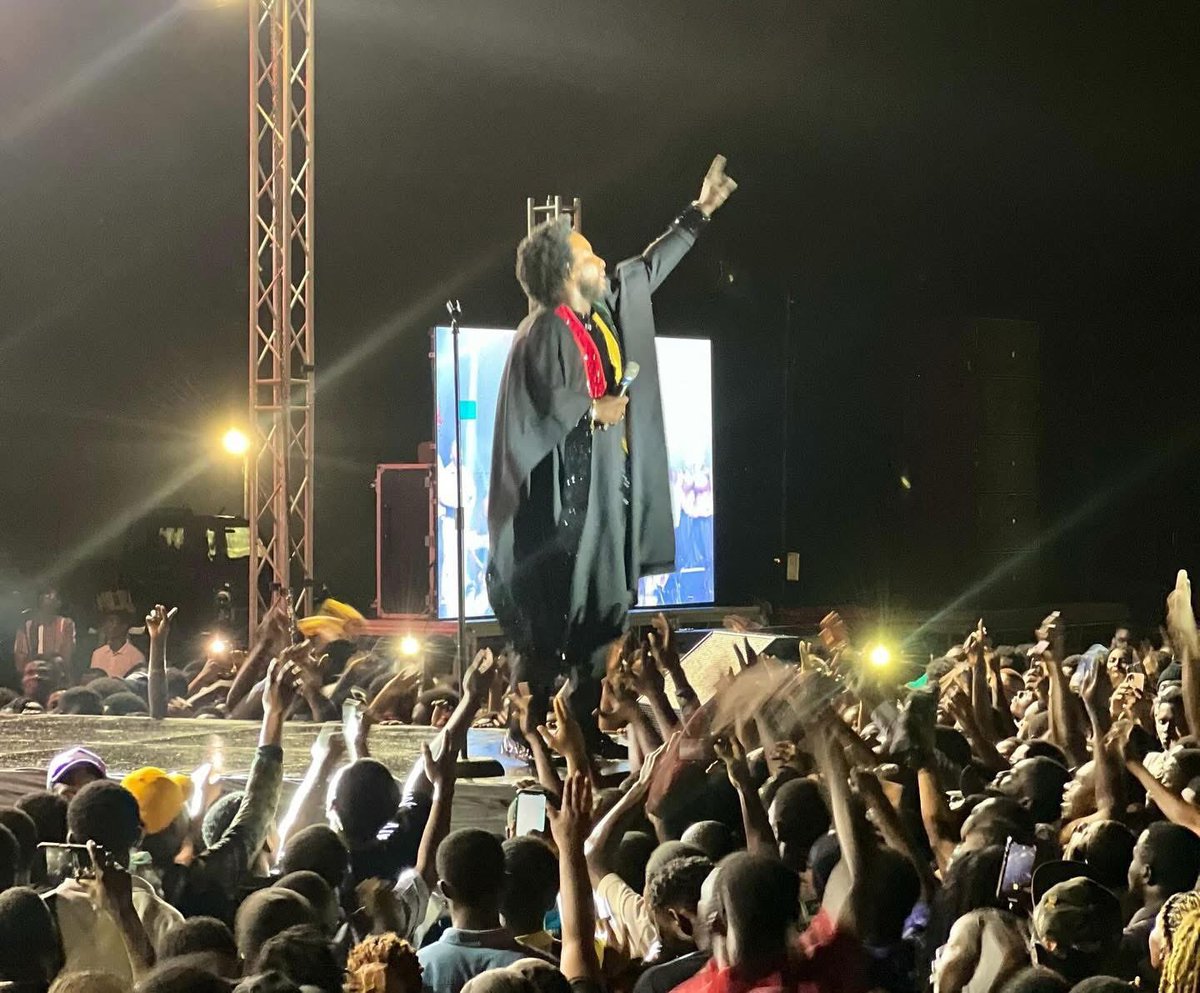 SecretnewsGhana's tweet photo. Legendary @SonnieBaduuk last night inside Tarkwa! God’s presence was felt!
Chaiii 🔥🔥🔥🔥🔥
#TheClassicBlogger https://t.co/EiXQGfXbLU