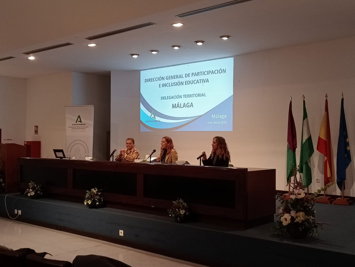 ordenacioneduhu's tweet photo. ➡️ Nuestra Jefa de Servicio de @ordenacioneduhu, @luisamartinezd1, asiste junto a miembros del #ETPOEPHuelva, a la reunión de trabajo convocada en #Málaga por la 𝐃.𝐆. 𝐝𝐞 𝐏𝐚𝐫𝐭𝐢𝐜𝐢𝐩𝐚𝐜𝐢𝐨́𝐧 𝐞 𝐈𝐧𝐜𝐥𝐮𝐬𝐢𝐨́𝐧 𝐄𝐝𝐮𝐜𝐚𝐭𝐢𝐯𝐚 @DGPeIE
@EducaAnd https://t.co/NzEPnBlSVL