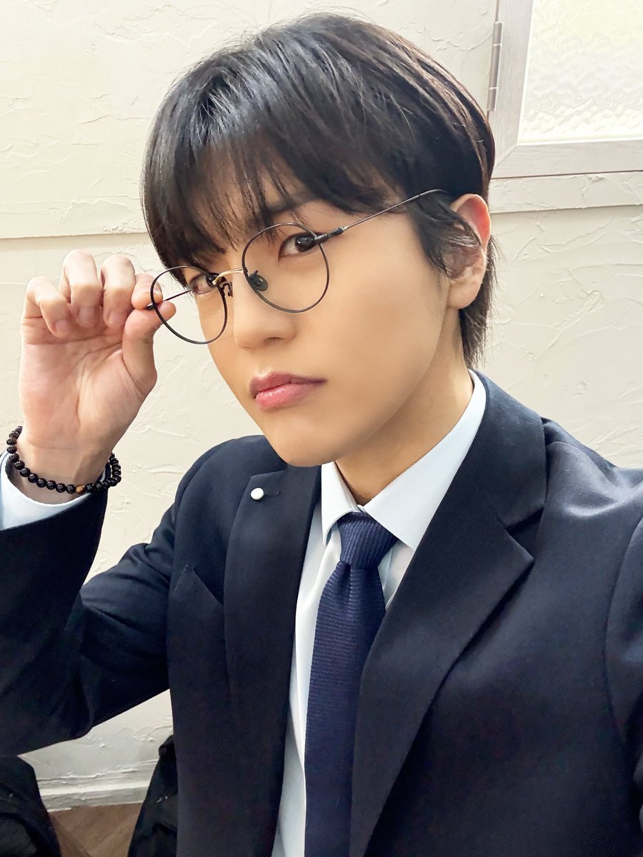[📸] 

마이 페이보릿 잉뿌삐 
장보고ଘ(∩^o^)⊃━☆

&lt;티켓예매&gt; 
인터파크: bit.ly/3QMsu02
티켓링크: bit.ly/3DlTYGH

• 뮤지컬 &lt;6시 퇴근&gt; 
𝟐𝟎𝟐𝟓.𝟎𝟒.𝟎𝟓 ~ 𝟐𝟎𝟐𝟓.𝟎𝟔.𝟐𝟗
링크아트센터드림 드림4관 

#에이스 #이지함 #6시퇴근
#ACE #LEEJIHAM