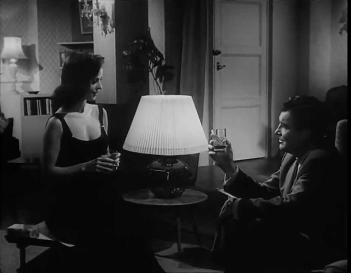 AngusKohm's tweet photo. #FridayNightAtTheHomeDriveIn
The Electronic Monster (1958) by #MontgomeryTully
w/ #RodCameron #MaryMurphy
An insurance investigator finds there's more to electronic dream therapy than meets the eye.
"BEAUTY HELPLESS IN MONSTROUS MACHINE!"
#Horror #SciFi
#NotQuiteClassicCinema https://t.co/Y4a58TMx5M