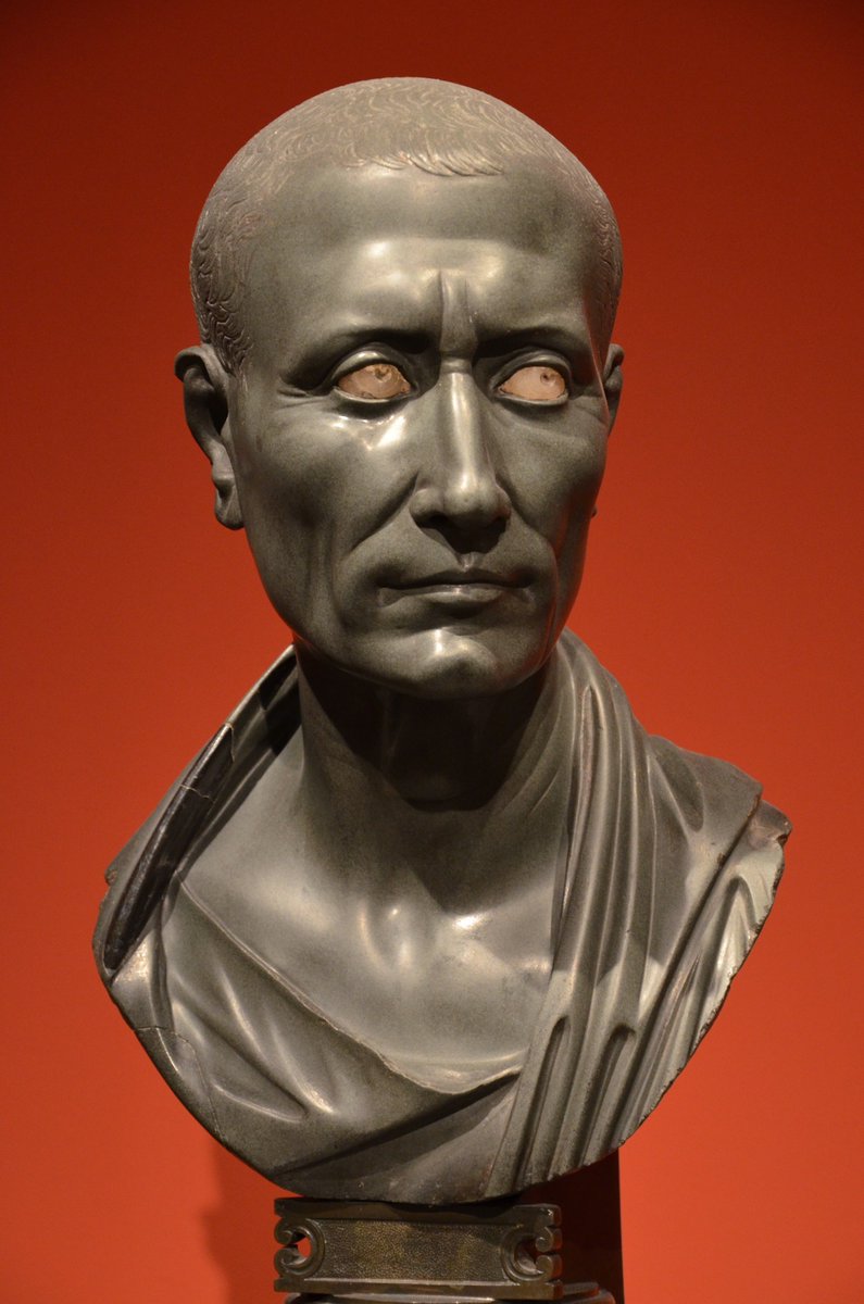 carolemadge's tweet photo. The Ides of March are come! 🗡️#IdesofMarch
Julius Caesar was assassinated #OnThisDay in 44 BC and stabbed 23 times by the senators during a meeting in the Theatre of Pompey. Julius Caesar was later deified, and a temple was built in his honour in the forum. People still leave flowers on the altar that marks the site of his funeral pyre.