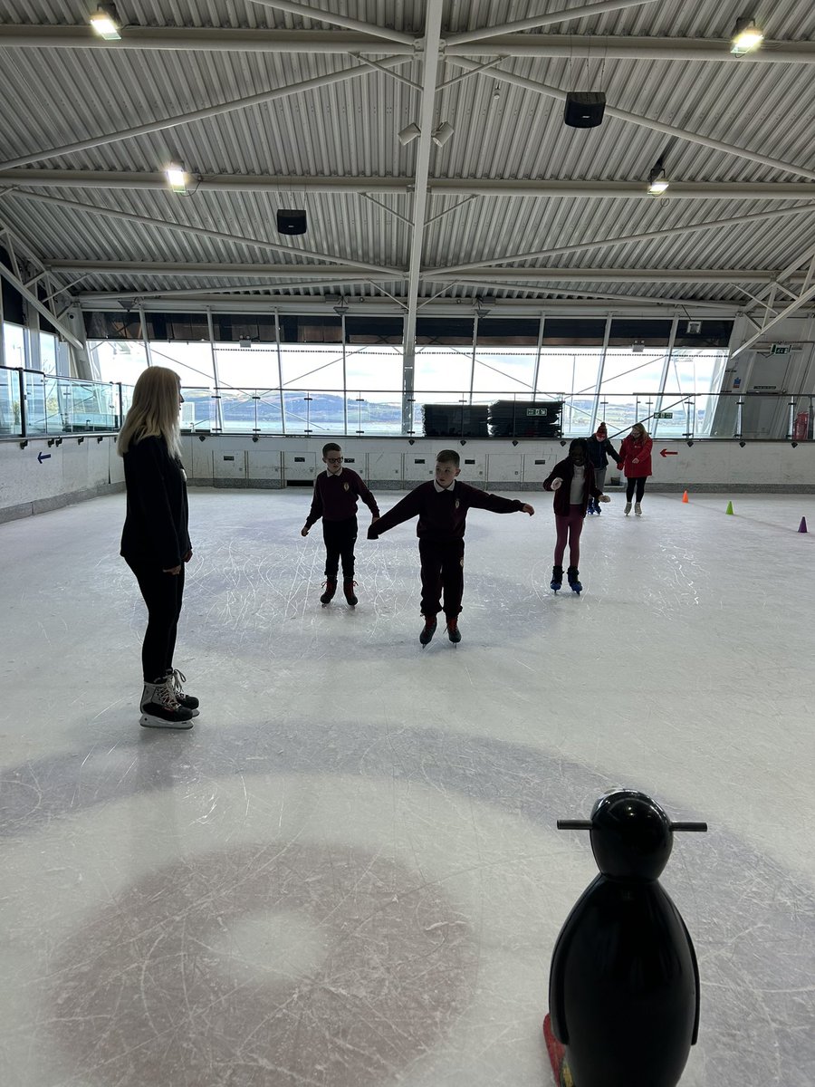 _MissDuffy_'s tweet photo. Another successful week at ice skating❄️⛸️🌟 P5 demonstrated excellent determination☺️ #dreambelieveachieve @SMPG1964 https://t.co/ABkzd61eKM