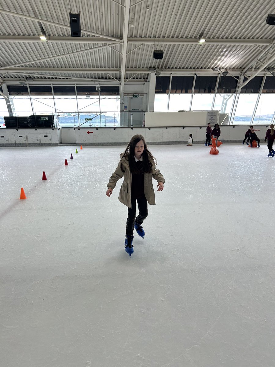 _MissDuffy_'s tweet photo. Another successful week at ice skating❄️⛸️🌟 P5 demonstrated excellent determination☺️ #dreambelieveachieve @SMPG1964 https://t.co/ABkzd61eKM