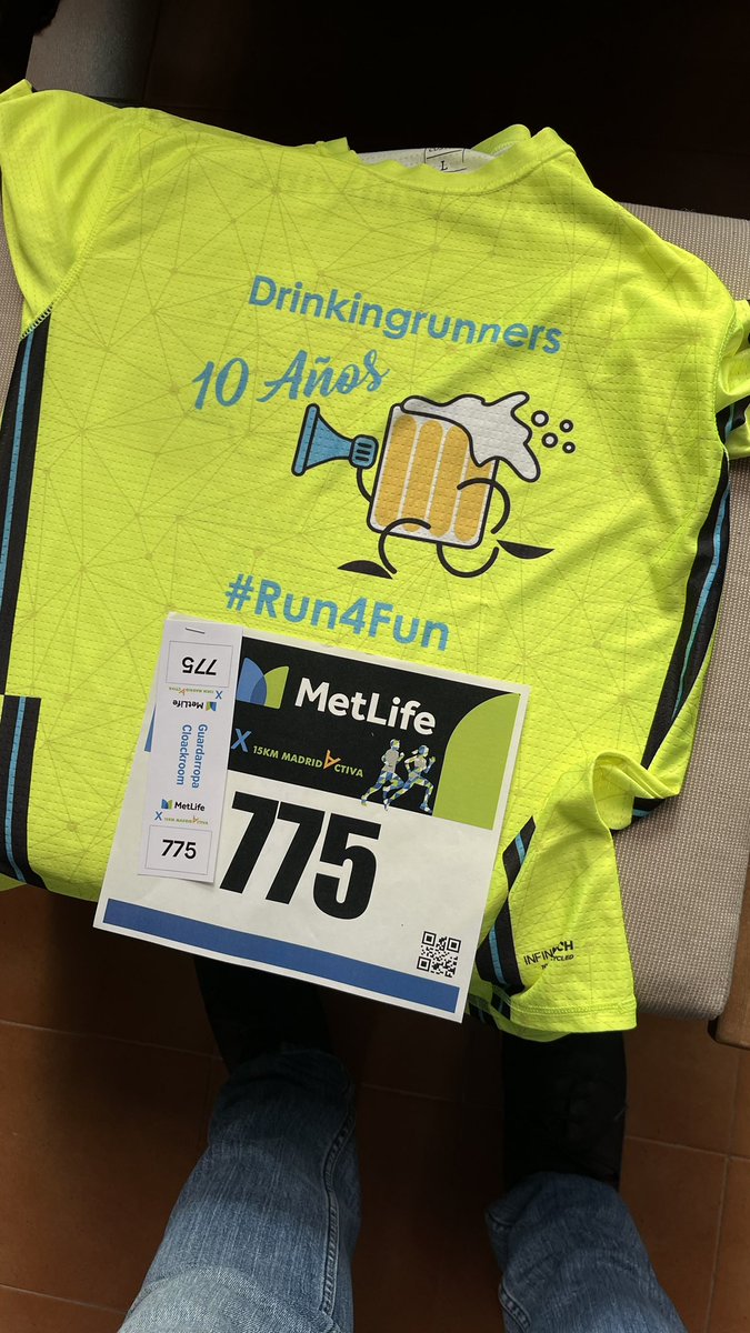 Y con la de mañana, serán 10/10 las <a href="/15kmMetLife/">15 Km MetLife Madrid Activa</a> que haré! Dorsal de favorito como merece la ocasión, y la flúor de los <a href="/DrinkingRunners/">🏃🏼‍♀️DrinkingRunners 🏃🏻‍♂️💎</a> para gozo y disfrute del público que anima!