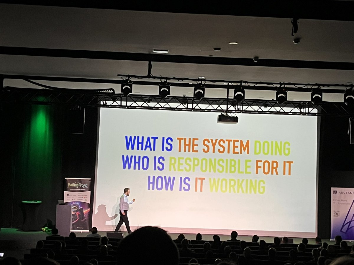What? Who? and How? Three key questions when developing new service. <a href="/lszydlo/">Łukasz Szydło</a> #boilingfrogs25 #boilingfrogs