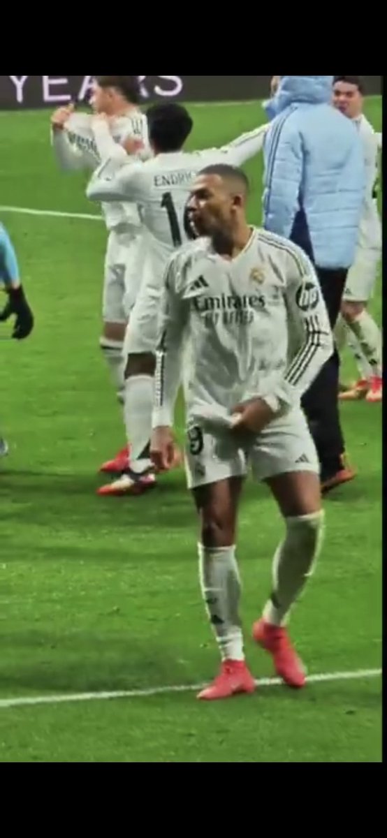 REY CHOLO tweet media