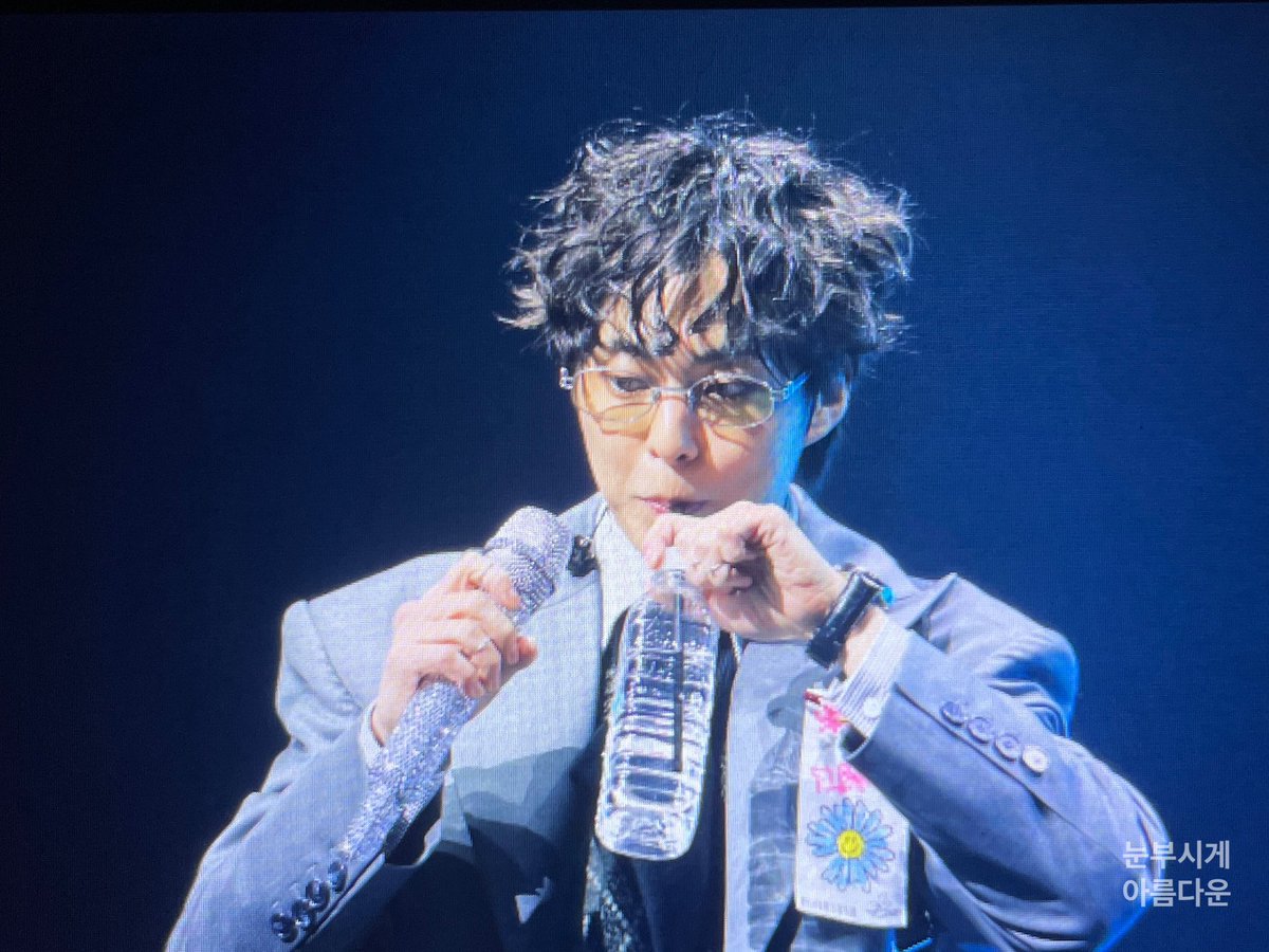 땀닦고 물마시기🫣
#시우민_InterviewX_WHEE #시우민 #XIUMIN