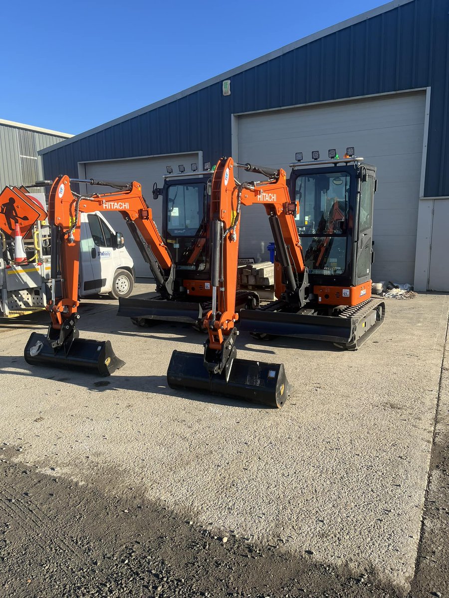 HitachiCME's tweet image. “First bit of shiny metal for 2025” says R&amp;amp;W Kelly LTD. 🇮🇪

#Hitachi #construction #miniexcavator