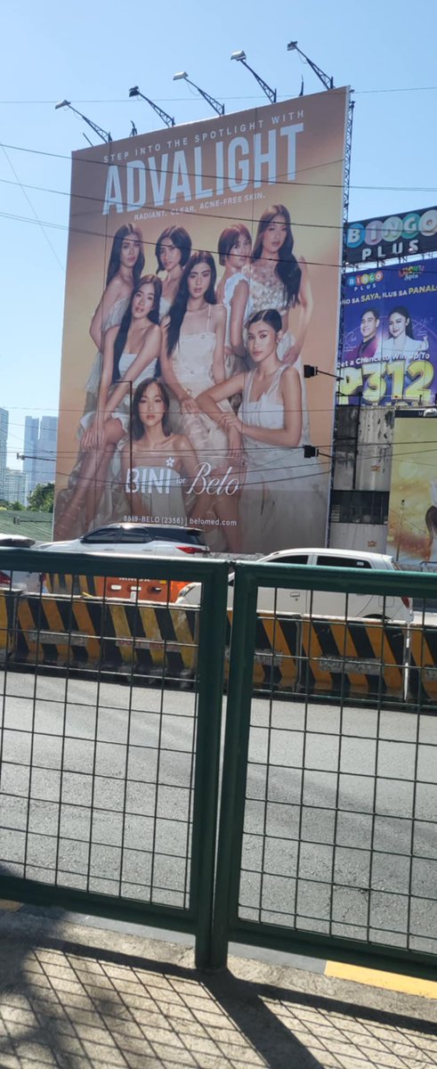 pinkyheart_794's tweet photo. My sister send me this picture that she saw the #BeloxBINI billboard around EDSA yesterday! She really did that for me ππΈ
#BINIforADVALight @belobeauty
#BINI @BINI_ph https://t.co/CtfKKJnbpL