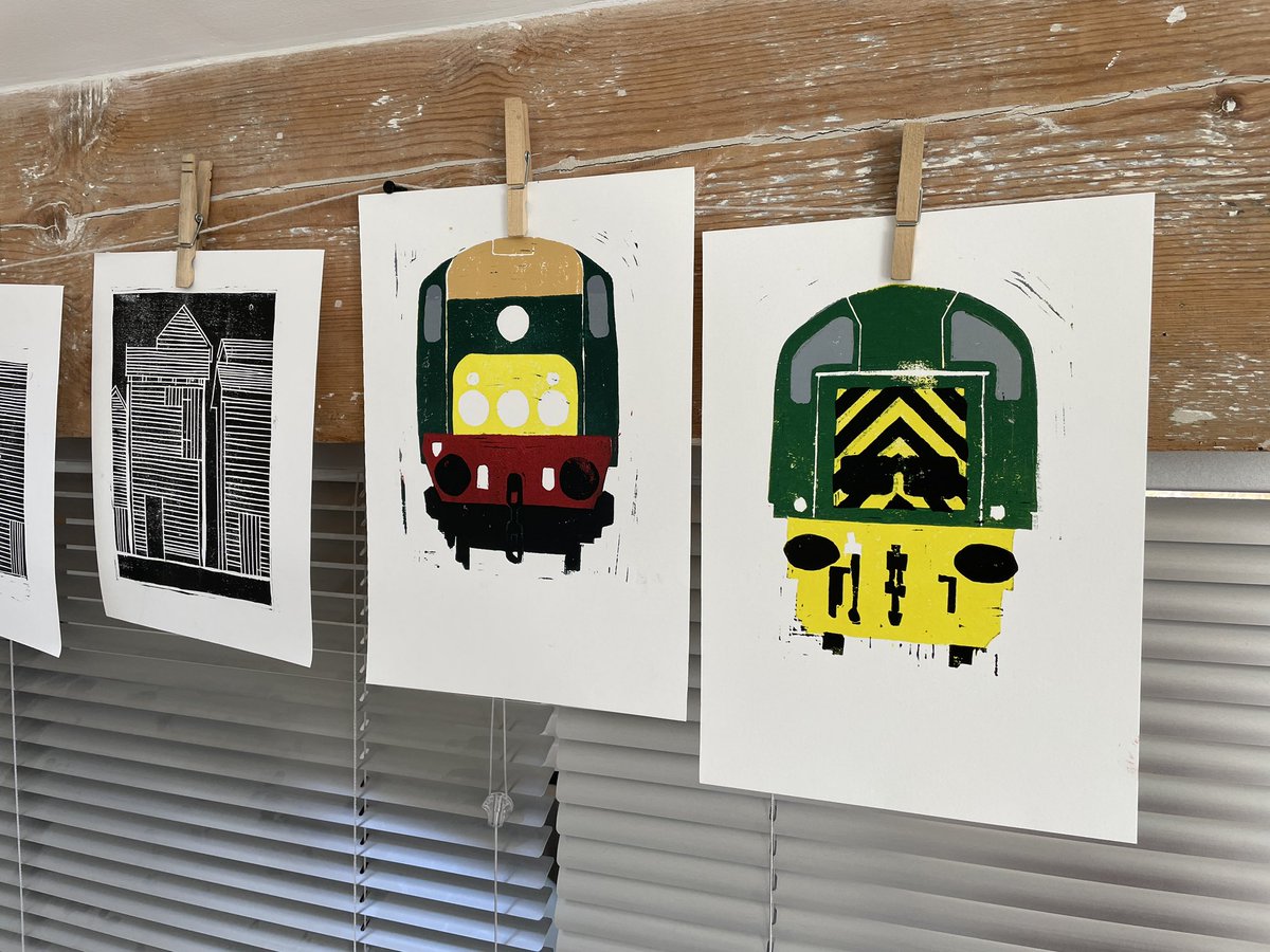 hbscouse's tweet image. Works in progress two diesel shunters,Hebden Bridge houses and Hastings drying sheds
@GrimArtGroup 
#printmaking
#linoprinting