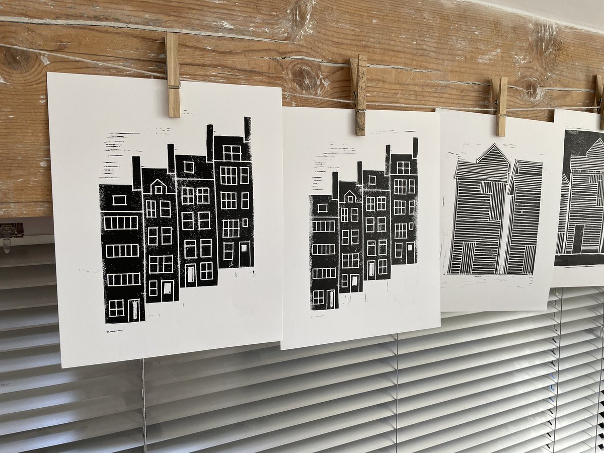 hbscouse's tweet image. Works in progress two diesel shunters,Hebden Bridge houses and Hastings drying sheds
@GrimArtGroup 
#printmaking
#linoprinting
