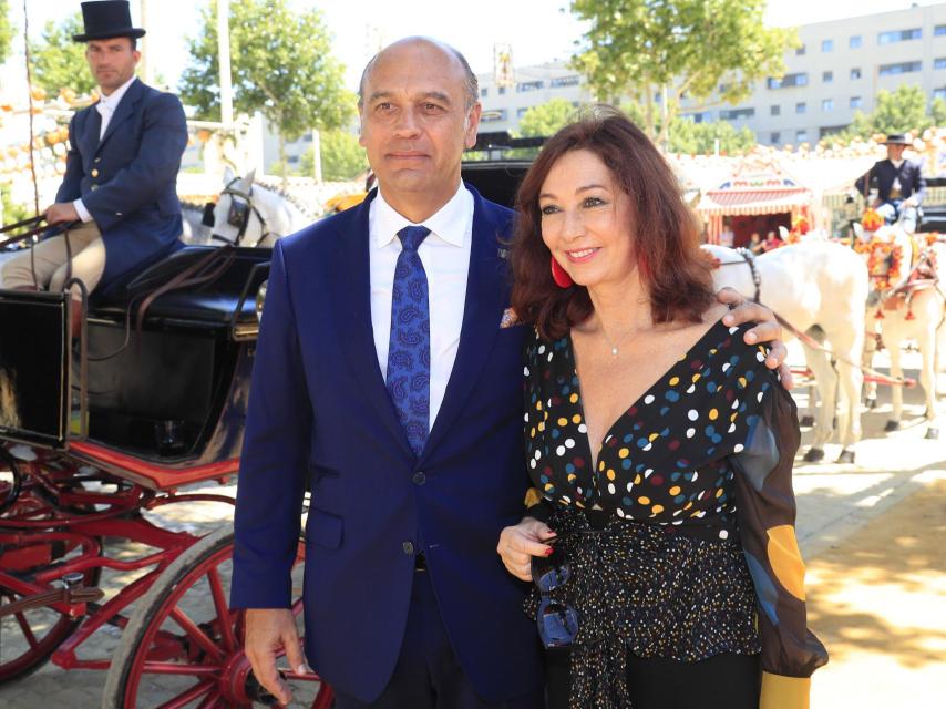 Este es Juan Muñoz, marido de Ana Rosa Quintana. Pertenece a la familia burguesa andaluza del ladrillo de Muñoz Támara. Contrató al excomisario Villarejo. Él, su padre y su hermano están imputados en el Caso Marchelo, la mayor trama de corrupción urbanística del PP de Granada.