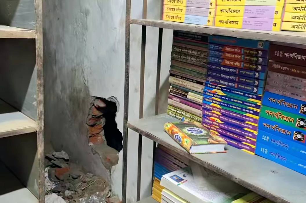 গোবিন্দগঞ্জে অলংকার জুয়েলার্সে দুধর্ষ চুরি, ৭০ ভরি স্বর্ণ লুট