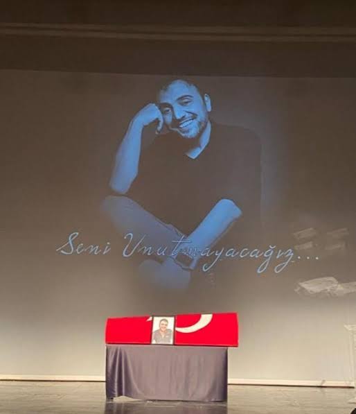 Hoşçakal 🌷 #sinasiyurtsever