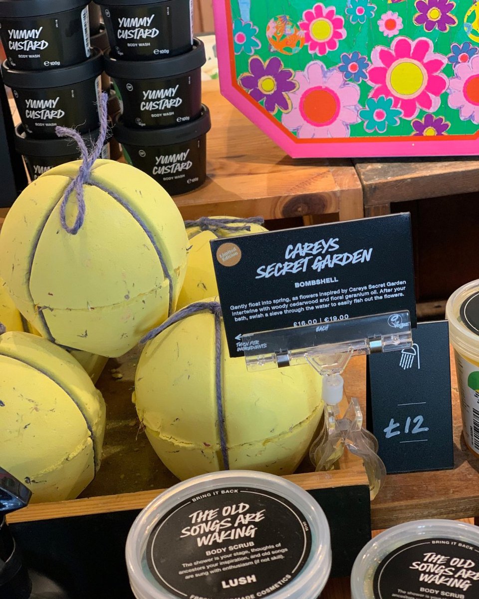 Show Mother how much you love her with something Lush 💗