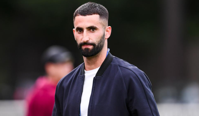 SocialGones's tweet photo. [#ExOL] Maxime #Gonalons et Anthony #Réveillère à propos de #OLMUN – via Le Progrès ⤵️

Maxime Gonalons 🗨️

« On en saura plus sur le niveau de l’OL. Ce n’est pas un grand Manchester, mais ça reste un club emblématique.

[Ce genre de match] vous transcende, même si ce n’est que la Ligue Europa. Les matchs contre Rome, Besiktas ou l’Ajax en 2017 sont dans l’histoire du club. Ils ont été impactants aussi pour nous, les joueurs.

L’@OL a du vécu en Europe, parce qu’il joue vraiment les matchs, parvient à sortir des poules, à disputer des quarts de finale, parfois des demies. »

Anthony Réveillère 🗨️

« #Matic disait récemment que les joueurs veulent aller au bout.

Il a raison, il faut être ambitieux et rêveur. Dans cette Ligue Europa nouvelle version, tout peut arriver, et je trouve que l’OL peut se lâcher plus qu’en championnat où le jeu est plus fermé. »

#TeamOL